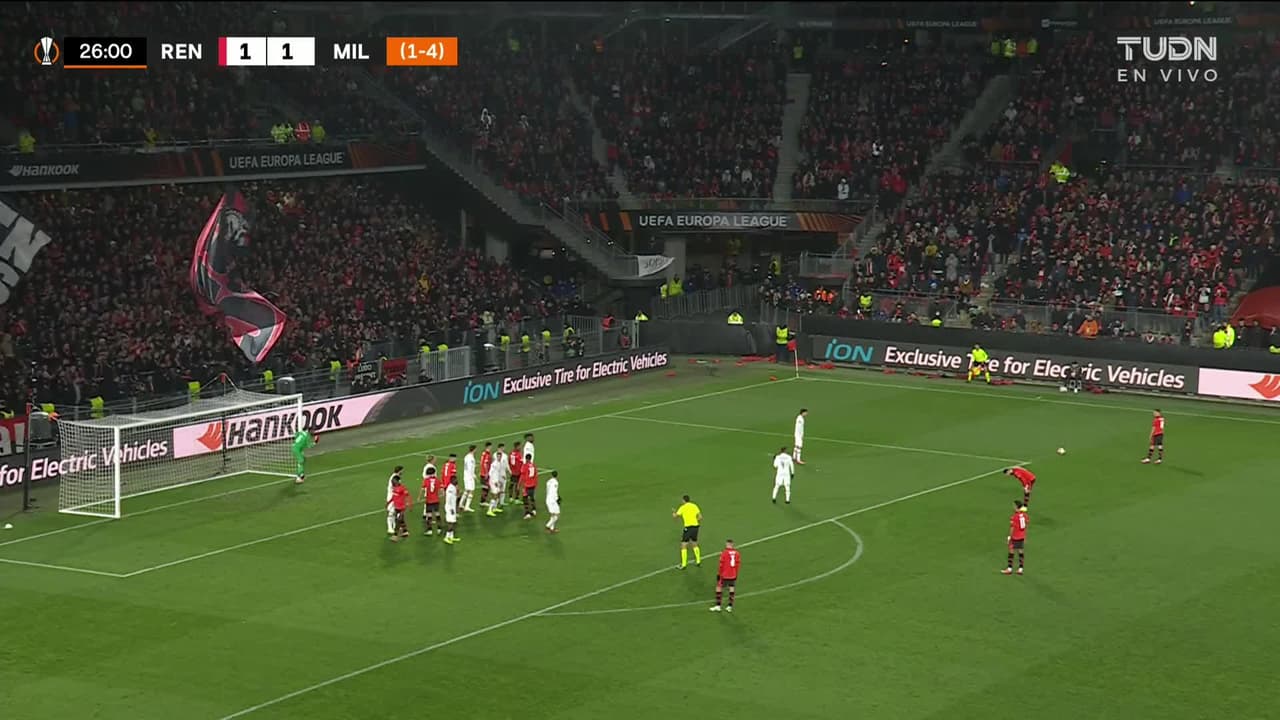 ¡TIRO ATAJADO! disparo por Benjamin Bourigeaud.