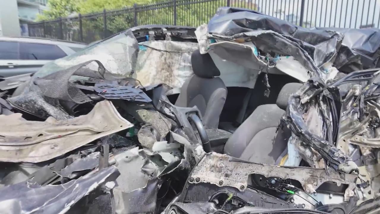 Choque de autobús en la Long Island Expressway de Queens deja dos muertos