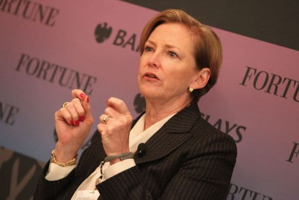 5.Ellen Kullman. La plaza número 5 es para la CEO de DuPont, Ellen Kullman, de 58 años y originaria de Estados Unidos.