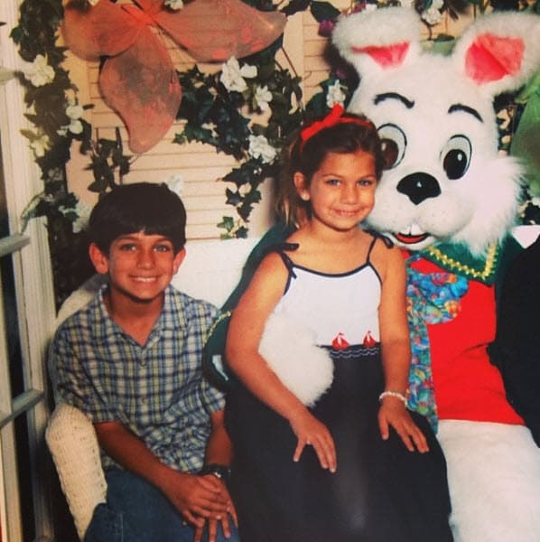 Desde sus embarazos 
<a href="https://www.univision.com/shows/el-gordo-y-la-flaca/lili-estefan-y-su-hijo-se-reunieron-por-primera-vez-desde-su-partida-a-la-universidad-fotos">la Flaca</a> ha compartido la relación que tienen sus retoños, como en esta fotografía donde celebraban la Pascua en 2007.