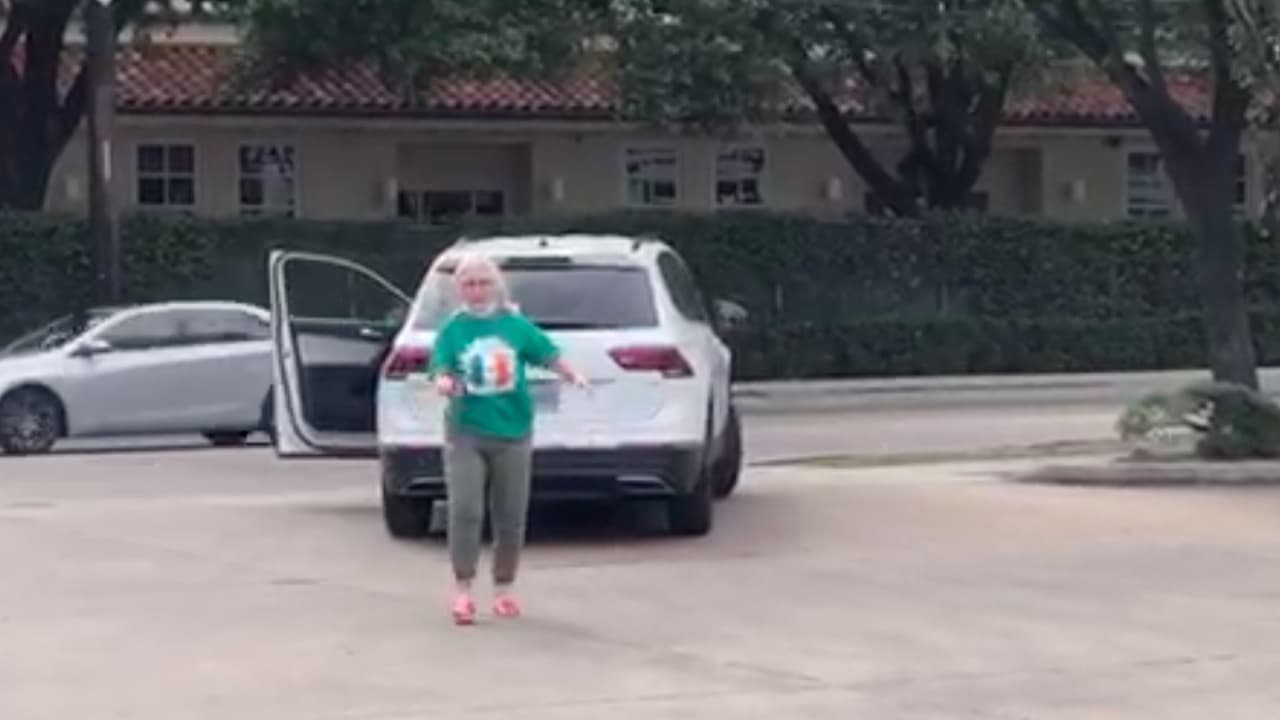 Agregó que muchas personas racistas aprovechan la situación de los inmigrantes para cometer este tipo de agresiones contra ellos. “Saben que no va a haber denuncias, ni repercusiones”, continúo.