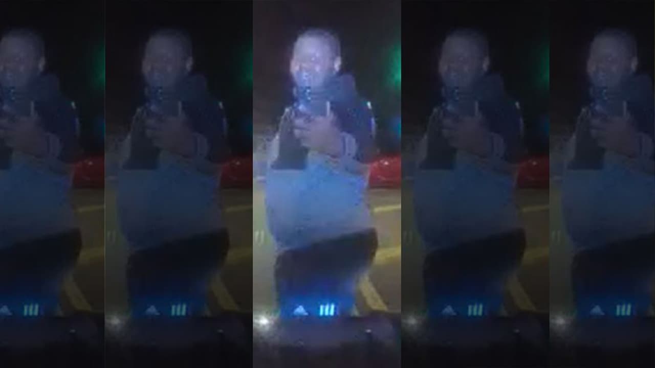 Los investigadores dijeron que un grupo de corredores cerró la intersección de Northside Drive cerca de la Interestatal 75 y obstruyó a los oficiales que intentaban responder a la escena.