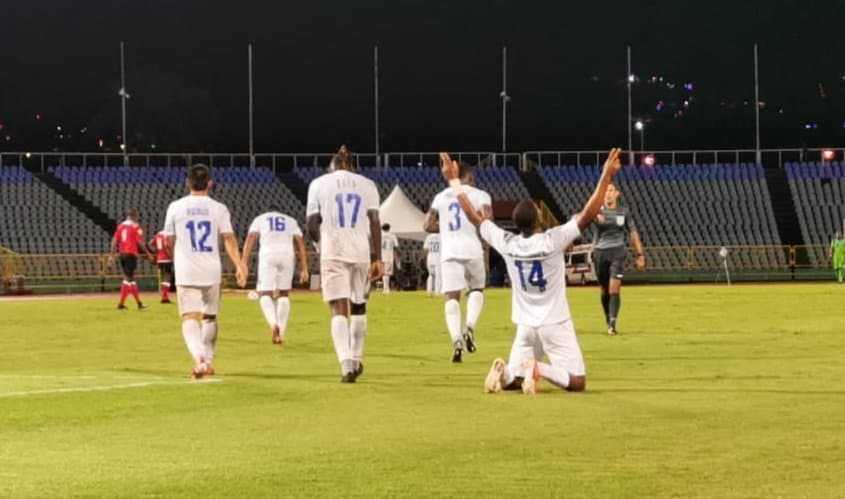 Antes de finalizar el encuentro, Douglas mandó el balón al fondo de la red y cerró el marcador para la victoria catracha 0-2.