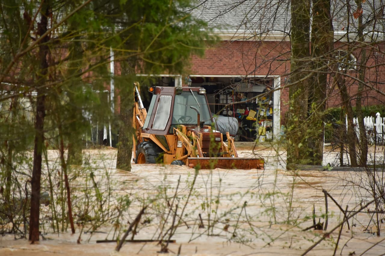 Mueren once personas tras el paso de tornados en Texas