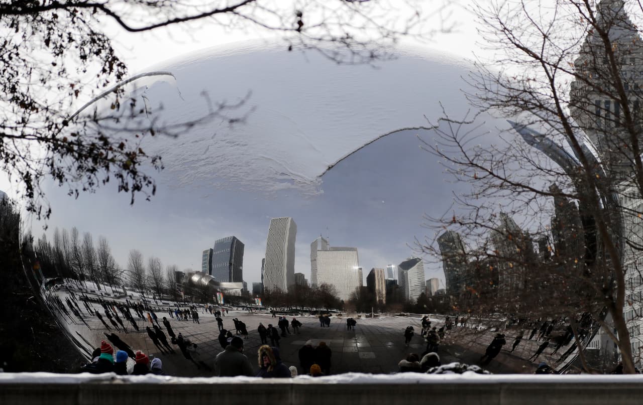 Chicago vuelve a la normalidad: Oficinas, servicios de la ciudad, y escuelas abren de nuevo