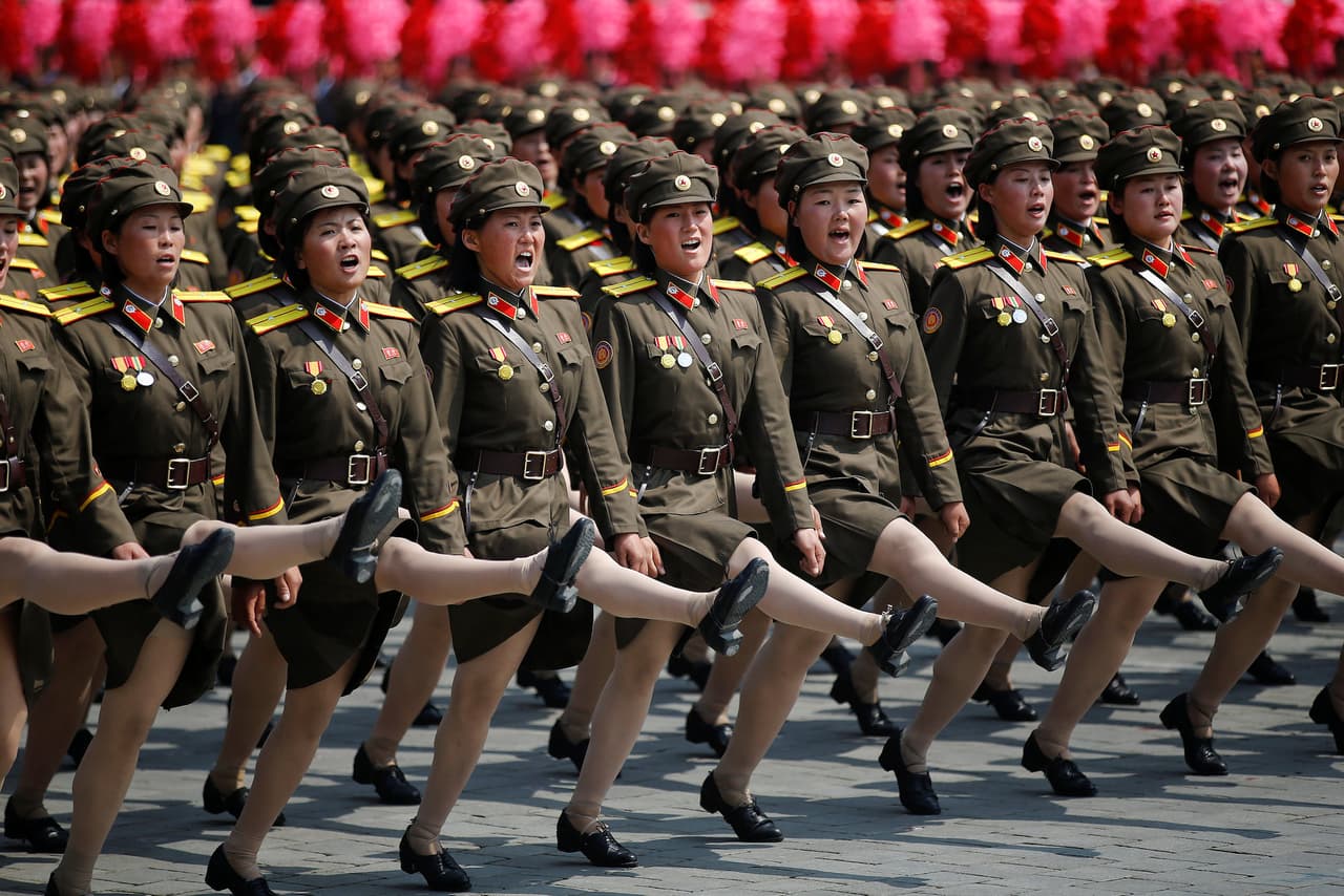 Pyongyang utilizó el desfile para hacer una demostración de fuerza y enviar un mensaje a Washington, Seúl, Tokio y otros sobre la capacidad militar del país.