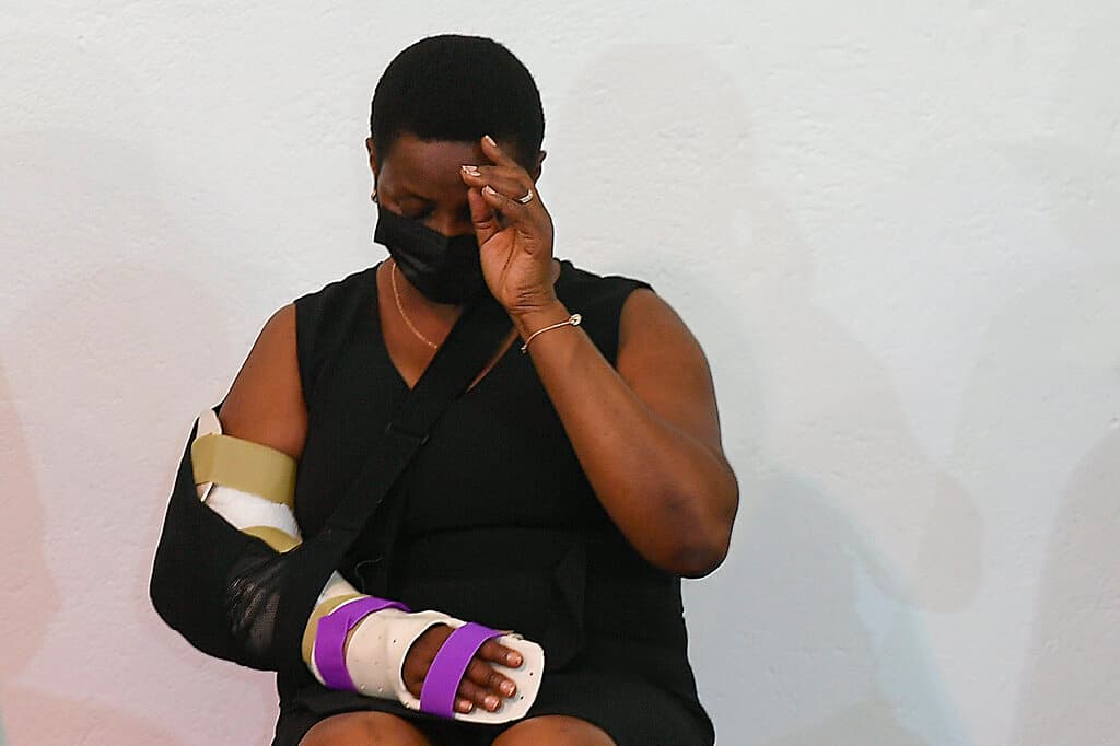 La viuda del asesinado presidente Jovenel Moise, Martine Moise, asistió a una ceremonia en recuerdo a su difunto marido en el Hotel Roi Christophe de Cabo Haitiano, el jueves 22 de julio de 2021. El mandatario fue asesinado en su casa de Puerto Príncipe por un comando de mercenarios, y 
<a href="https://www.univision.com/noticias/america-latina/complot-contra-presidente-de-hati-reunion-santo-domingo">la señora Moise resultó herida en el ataque</a>.