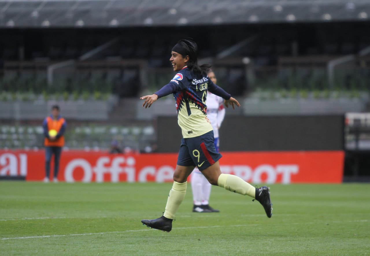 Lucero Cuevas fue la encargada de marcar el primero y el cuarto gol del América.