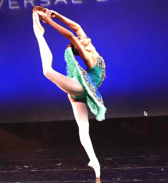 Lina heredó el talento de su madre, pues recordemos que Lili también fue bailarina y comenzó su carrera en el mundo del modelaje.
<br>