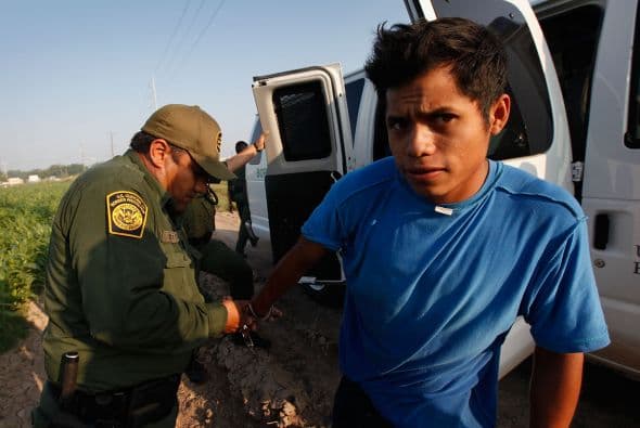 Siete inmigrantes indocumentados murieron y otros ocho más resultaron heridos, cuando el conductor del vehículo en que viajaban trató de escapar a la persecución de la policía en la comunidad de Kingsville, al sur de Corpus Christi, Texas. Ver toda la información