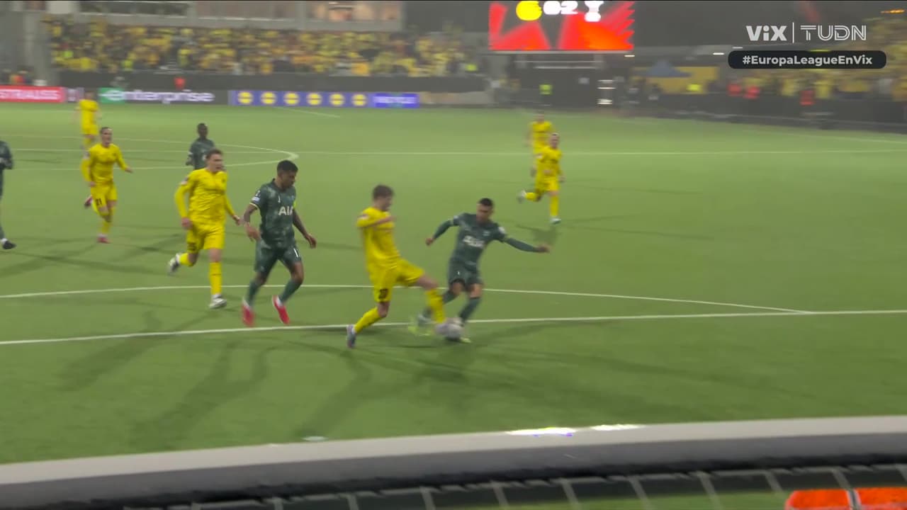 El árbitro fue al VAR y echó para atrás el penal contra Tottenham