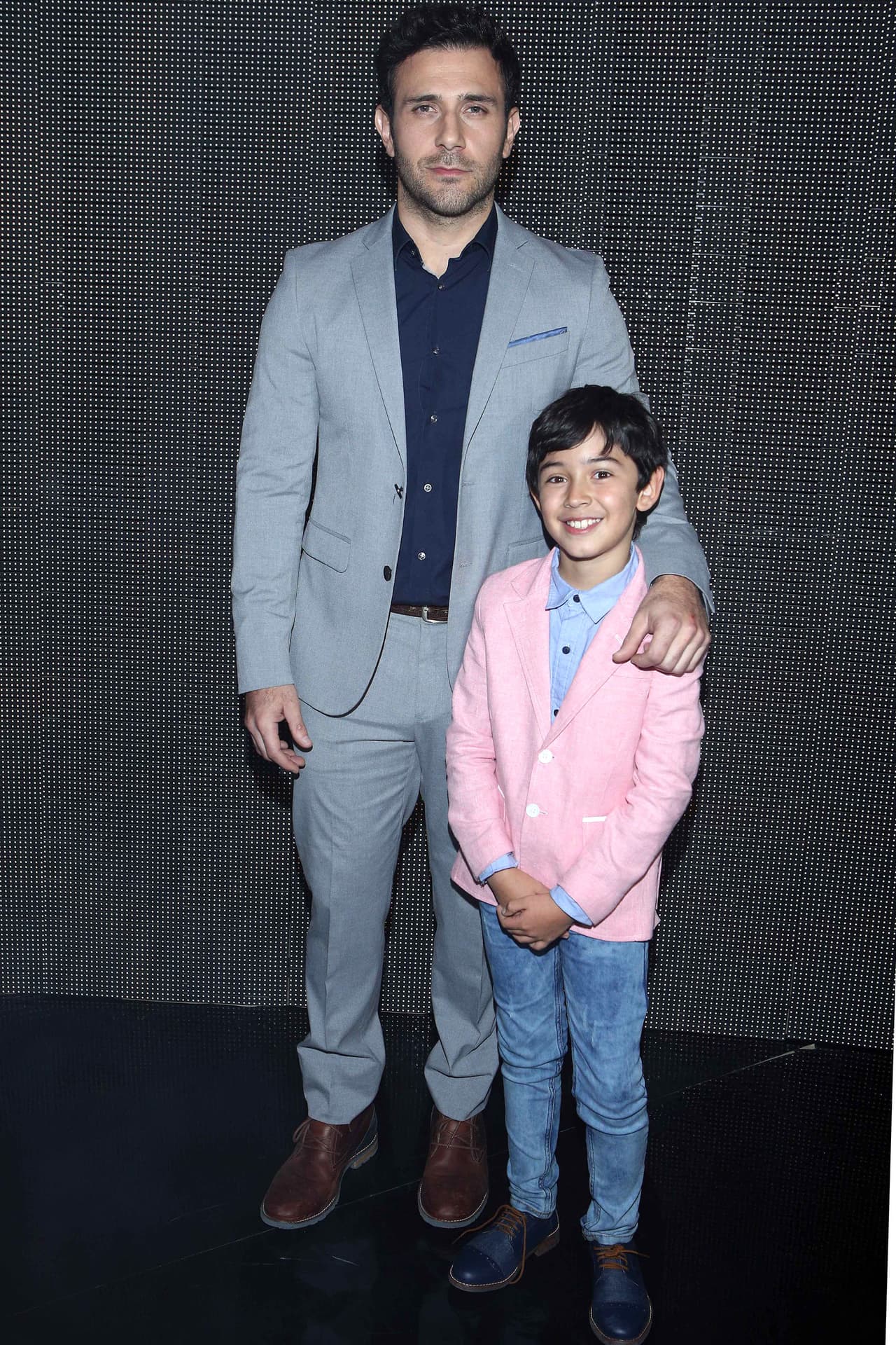 Max Uribe es ‘
<b>Carlos Calderón</b>’, un niño soñador, amante del cine y los cómics.