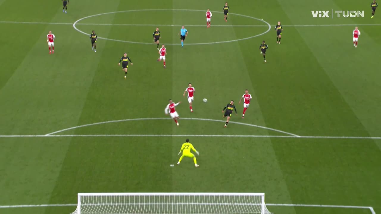 ¡Gol del PSV! Driouech pica el balón y termina metiendo un golazazazo