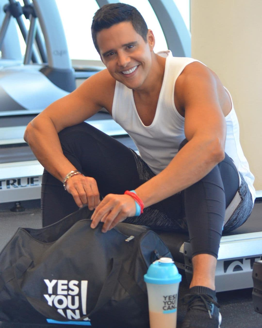 Por su carisma y energía, Alejandro Chabán se ha ganado el cariño del público y de muchos famosos que no solo siguen sus consejos, también conservan con él una bella amistad.