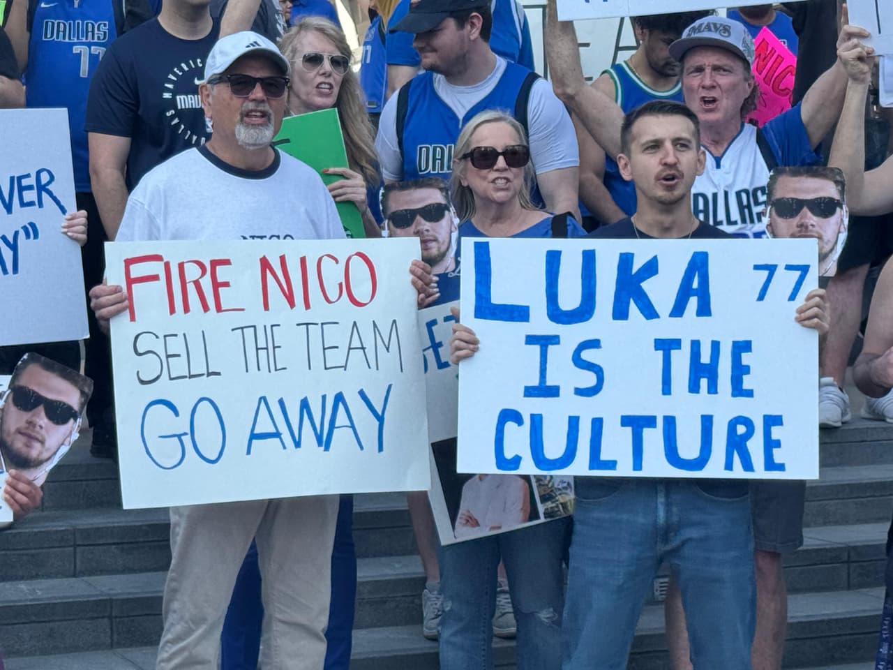 "Luca es la cultura": dice uno de los inconformes.