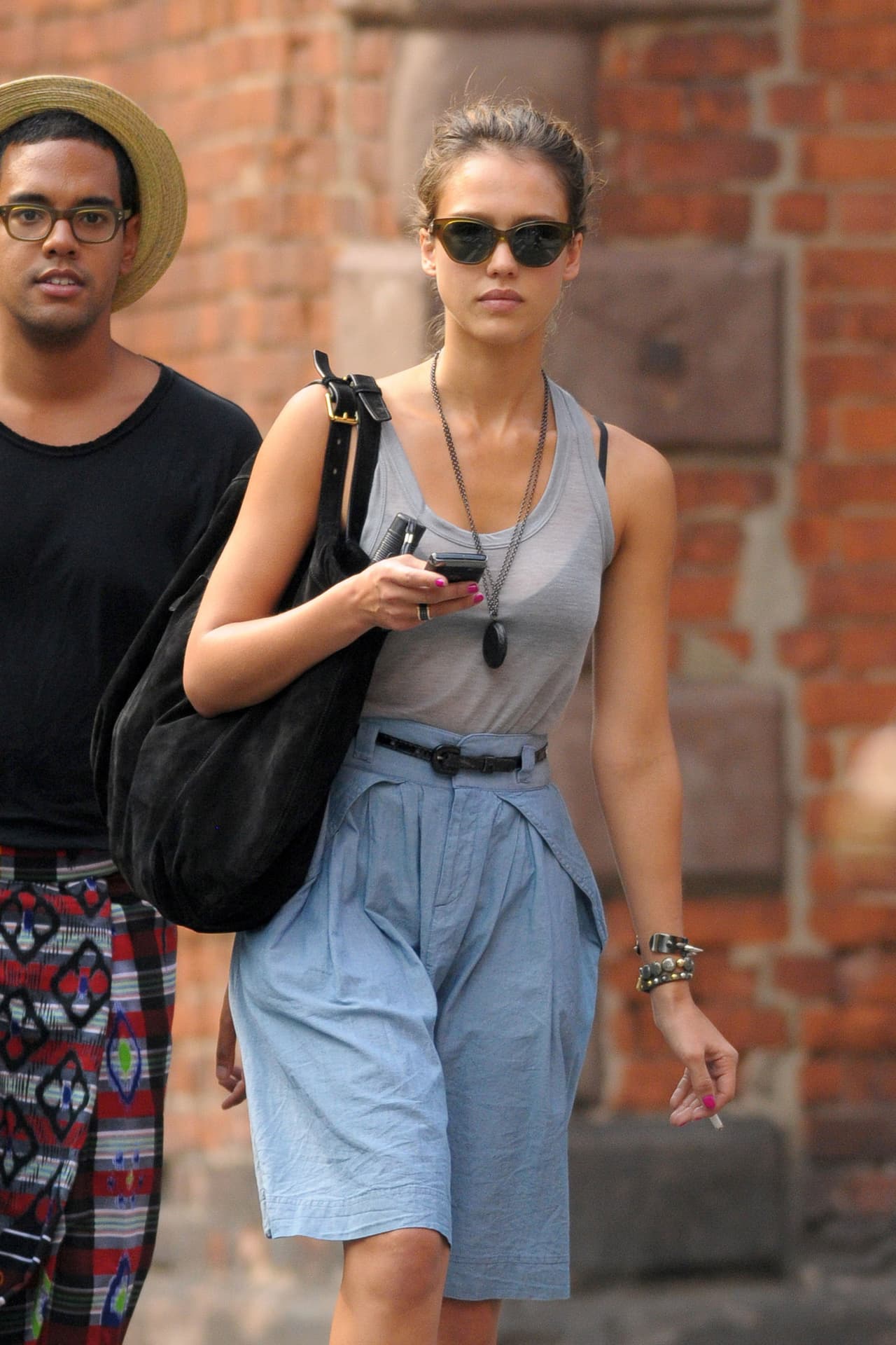 La actriz Jessica Alba fue muy criticada cuando no dejó de fumar después de su primer embarazo.