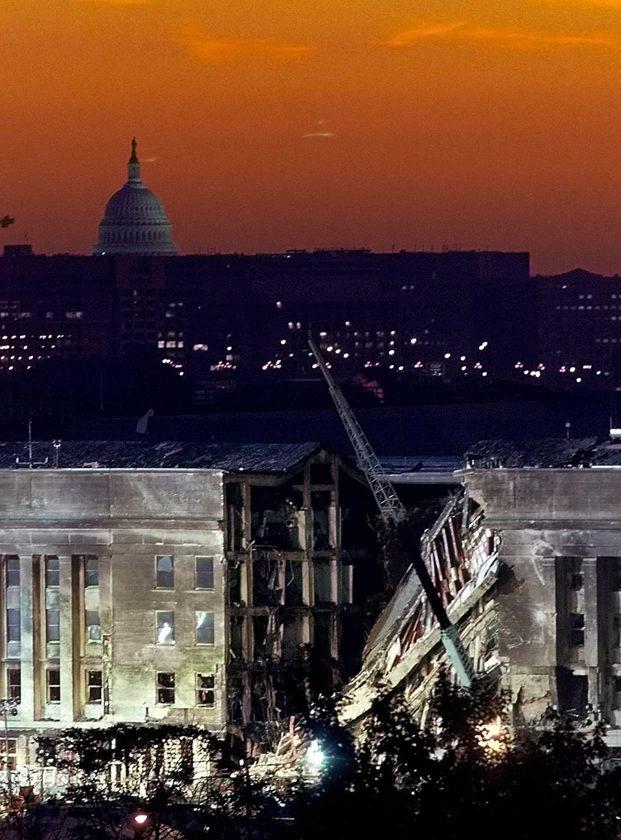 La fachada occidental del Pentágono destruida, en una fotografía de 13 de Septiembre. Al fondo la cúpula del Capitolio de Estados Unidos.