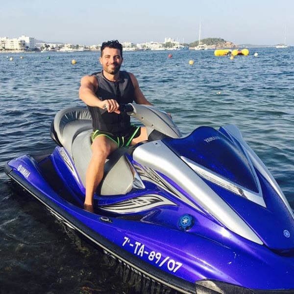 Comenzó en la conducción en España en importantes canales como Telecinco, Antena 3 y TVe.
<br>