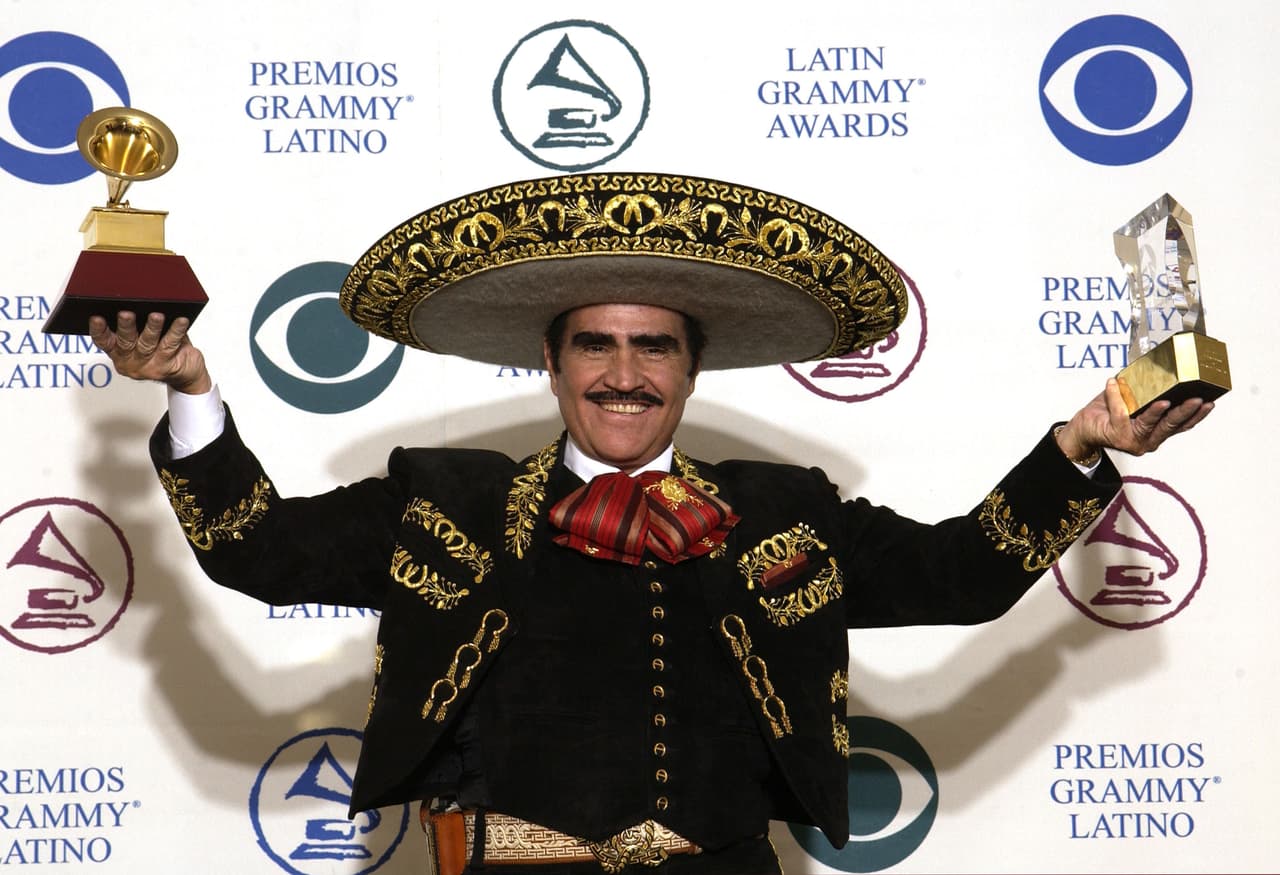 Vicente Fernández fue nombrado Persona del Año y se llevó a casa el Latin GRAMMY por Mejor Álbum Ranchero.