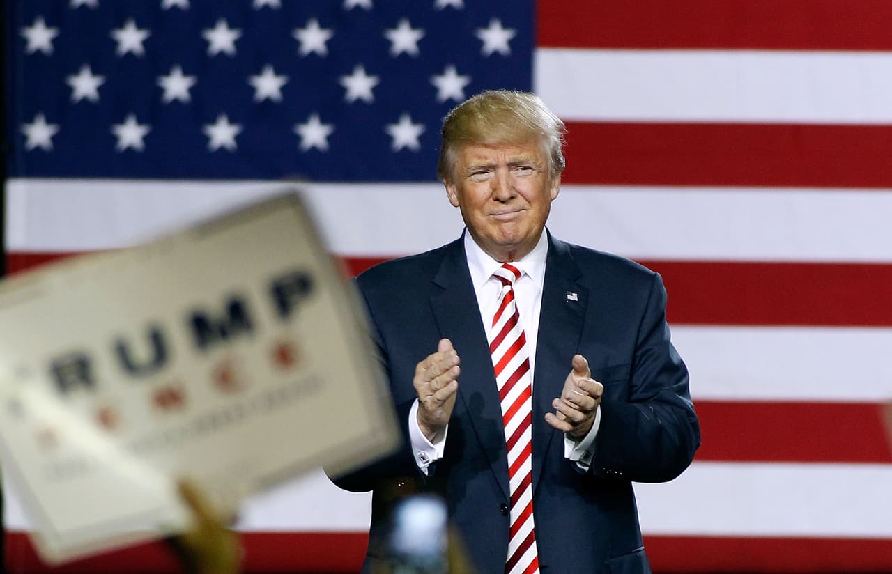 “Es un cerdo", dijo una antigua asesora de Jeb Bush sobre Trump.