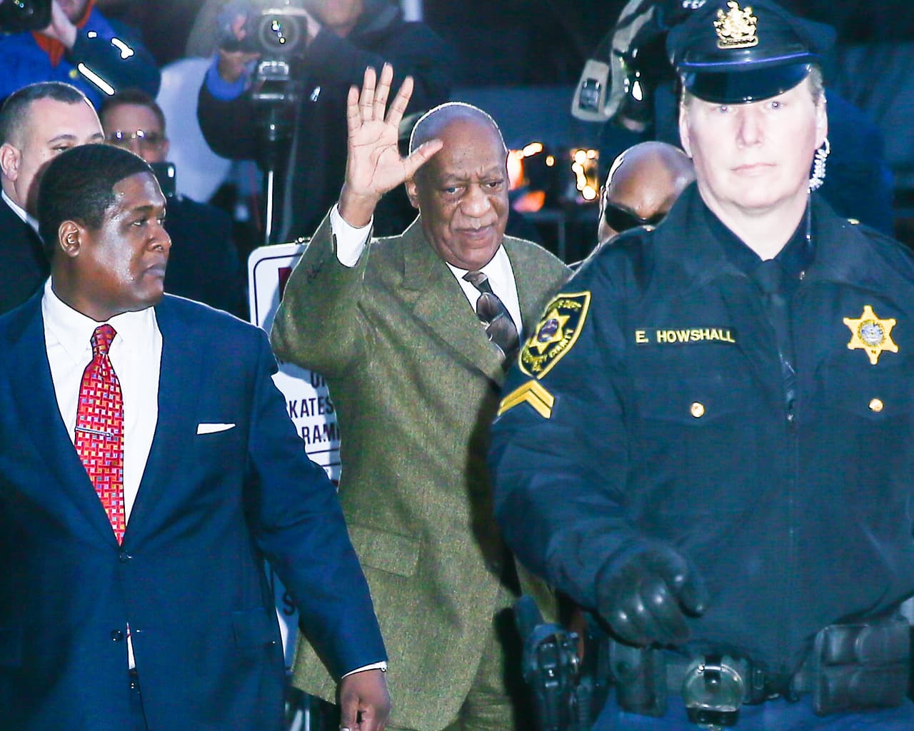 El comediante llegó acompañado de un fuerte cuerpo de seguridad.