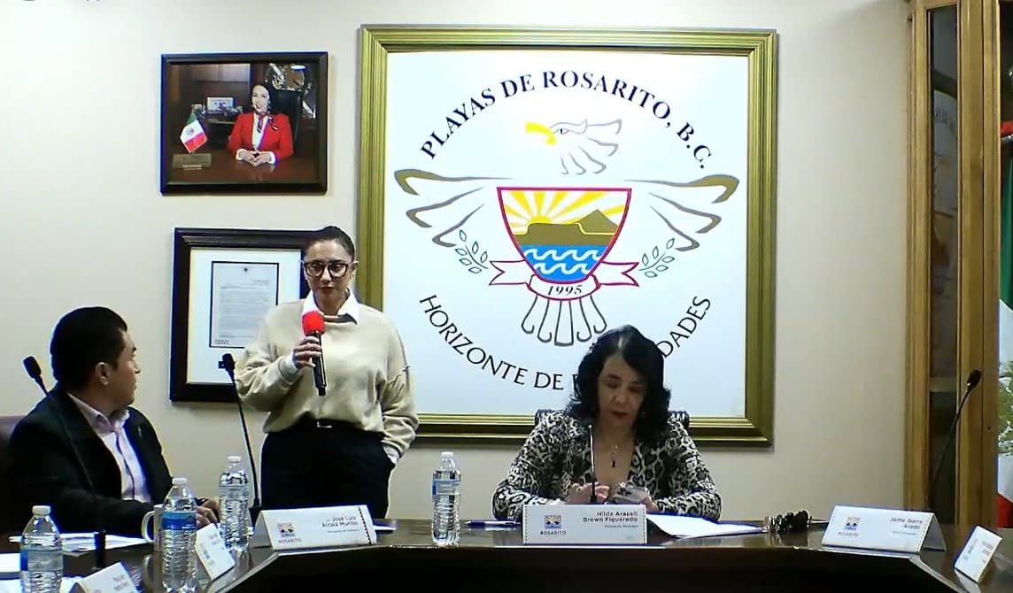 Sochil Martin habló en el Cabildo de Playas de Rosarito, México, el 29 de octubre de 2022.