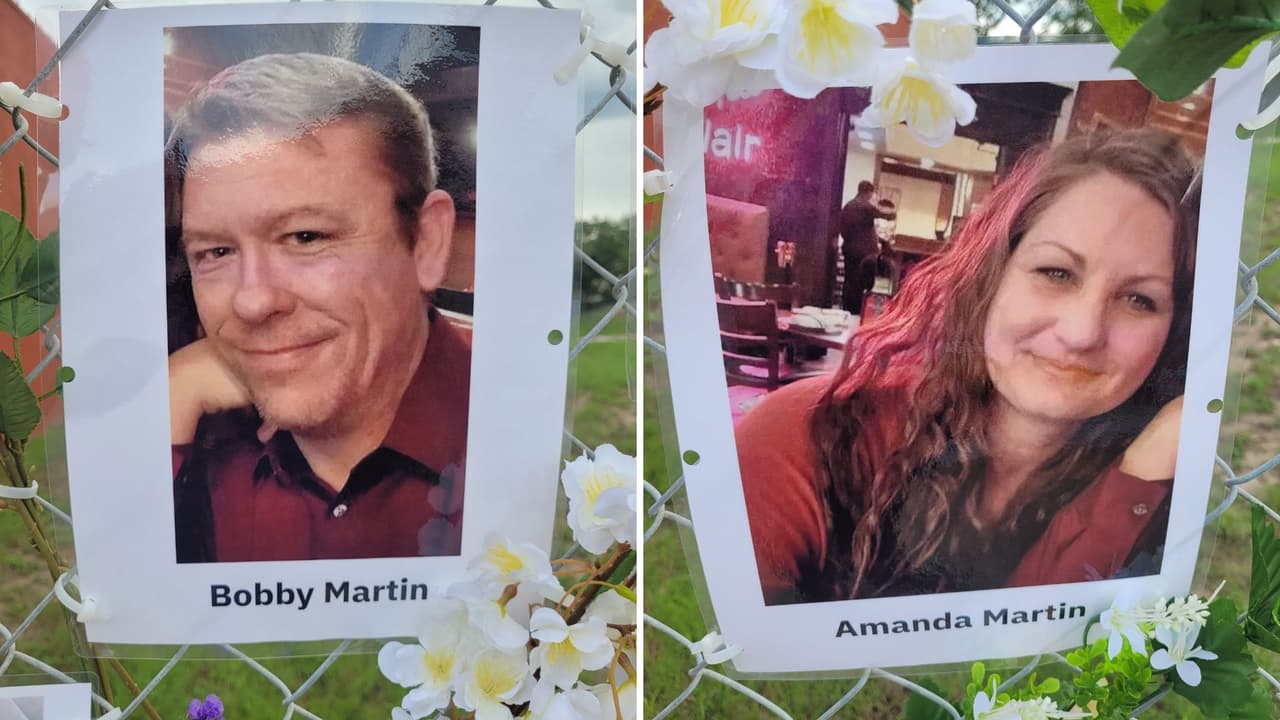 En la reja de un lote junto al río se colocaron las imágenes de las víctimas mortales y de las personas que aún no han sido encontradas.
<br>