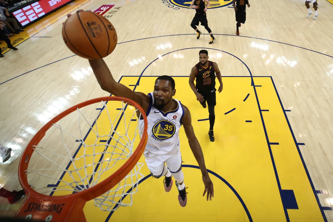 La dinámica se mantuvo en el tercer cuarto y en los primeros minutos la diferencia en dicho parcial era de siete puntos.