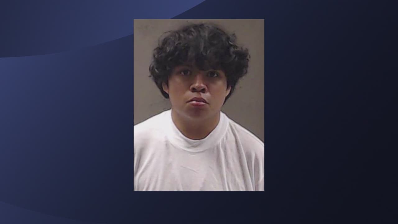 Adolescente de 17 años es acusado de un doble asesinato en Dunwoody 