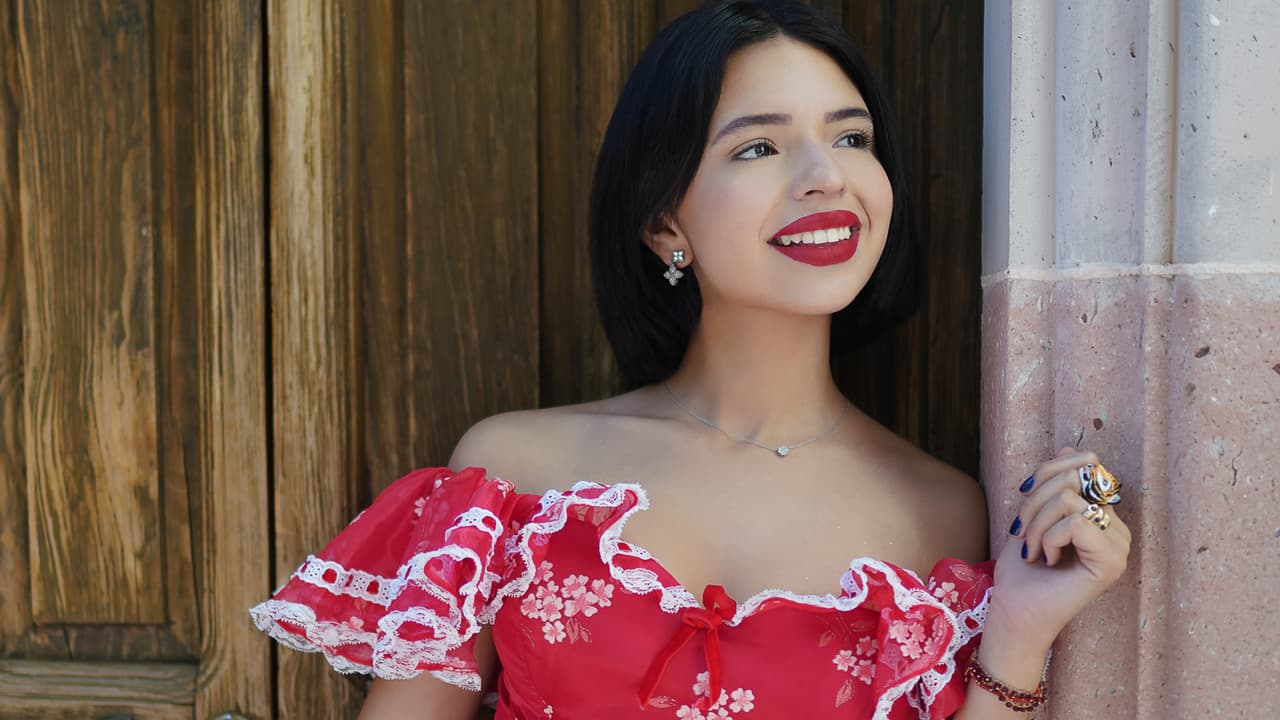 Ángela Aguilar compite en tres categorías de Premios Juventud 2021 por el éxito 'Dime Cómo Quieres'