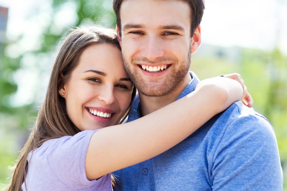 Acuario busca una pareja que tenga una gran personalidad, que los desafíe a nivel intelectual y emocional, que sepa defender sus ideas y sean personas sinceras, leales y espontáneas, que les guste el sexo y la intimidad.