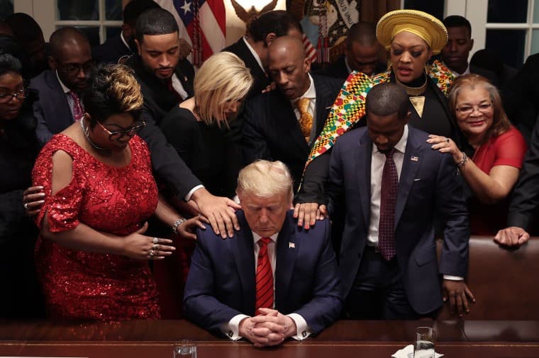 Stefanik vs. Cheney: la pelea en el Partido Republicano en torno al "culto a la personalidad" de Trump