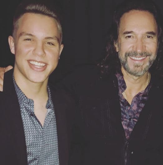 Juto al gran Marco Antonio Solís.