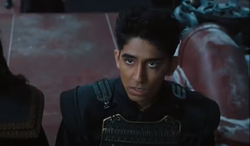 El actor estaba consciente de todos los cambios que le estaban haciendo a la historia original , pero por más que intentaba dar su opinión, simplemente nadie de la producción le hacía caso. Gracias a esa película, Patel aprendió que hay veces en las que es mejor decirle que no a un papel, incluso si suena muy atractivo.