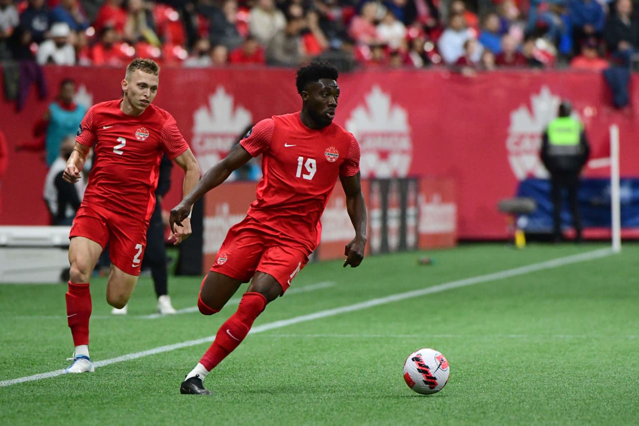 El seleccionador de Canadá confirma que Alphonso Davies jugará ante Bélgica