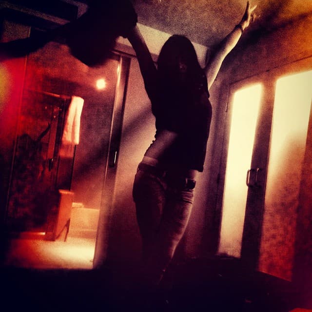 Los médicos informaron que Mollie presentaba pequeños cortes en las palmas de las manos y la marca de un mordisco en el interior del bícep izquierdo. Fue tratada en la escena con una vacuna contra el tétano y vendajes.