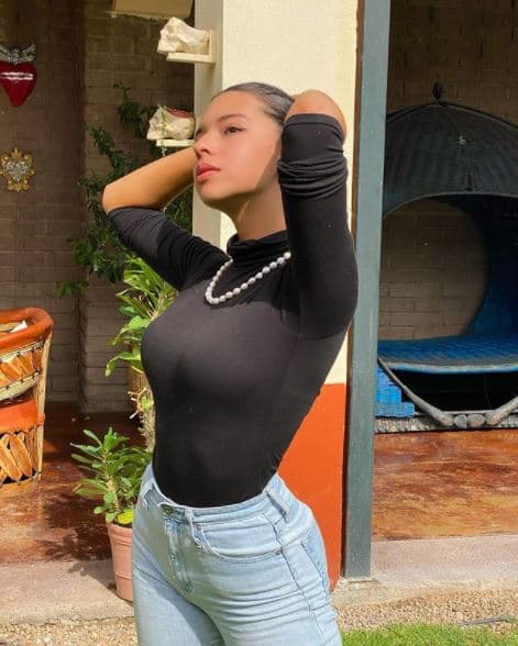 "Llega a un punto, como 15 minutos antes de que me suba al escenario, (que) digo '
<b>ya nadie me puede tocar</b> ahorita, me tengo que concentrar", reveló. 
<br>