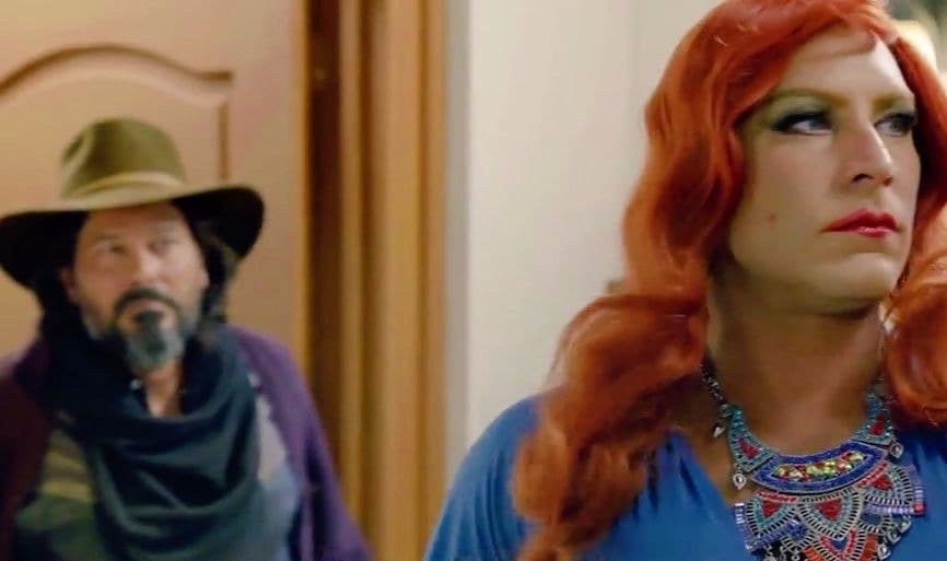 ¿Quién será esa belleza de cabello rojo y rostro seductor?