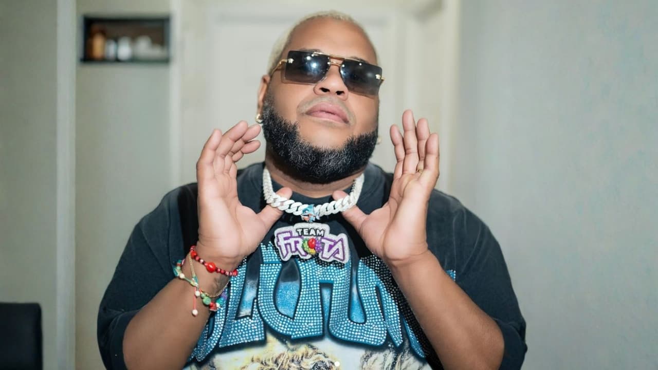 La Fruta se estrena como reportero y salió a investigar sobre "las suegras"