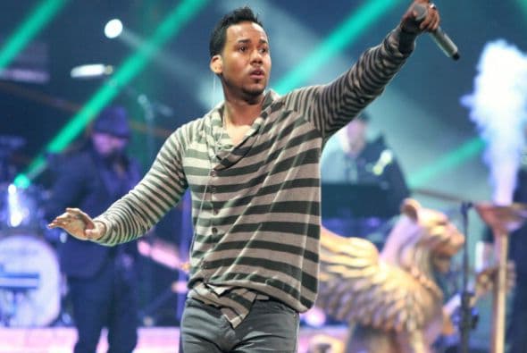 6. Romeo Santos; 812,171 dólares; 82.14 dólares.