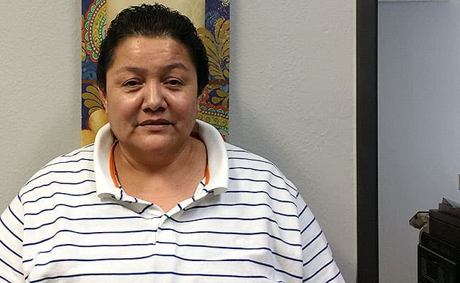 Tras 14 meses en la cárcel, esta mujer gay logra asilo en EEUU: ahora lucha para hallar al hijo que tuvo tras ser violada