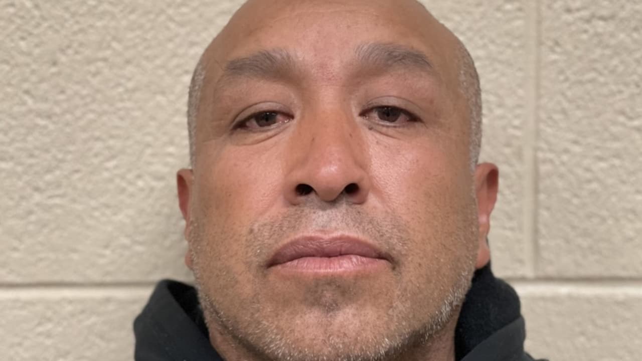 Guillermo Mora tiene antecedentes delictivos por actos lascivos en el condado Alameda, California.