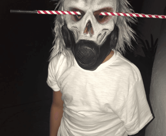 ¡El atuendo de Santino sí que da miedo!