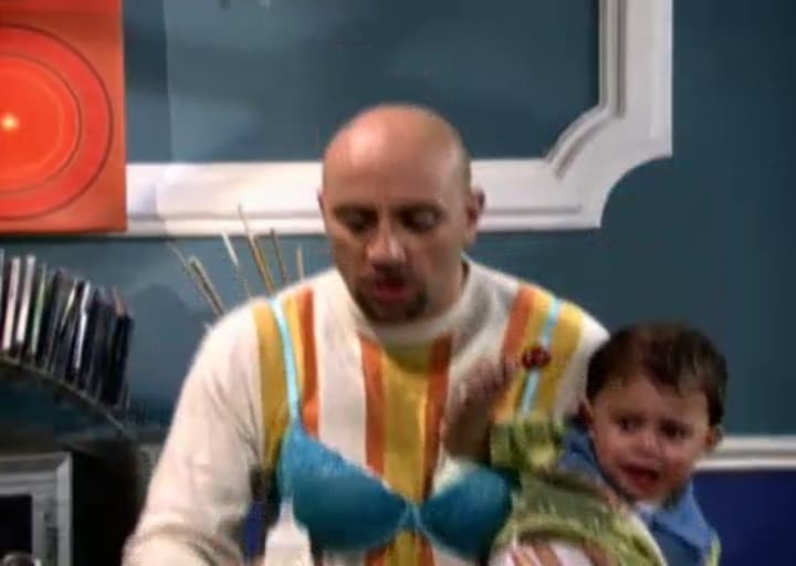 Al iniciar la tercera temporada, Luis y Pedro se sorprendieron con la llegada de Luisito San Roman II, quien supuestamente era hijo de Luis y Paola, una exnovia suya, que lo dejó encargado con ellos.