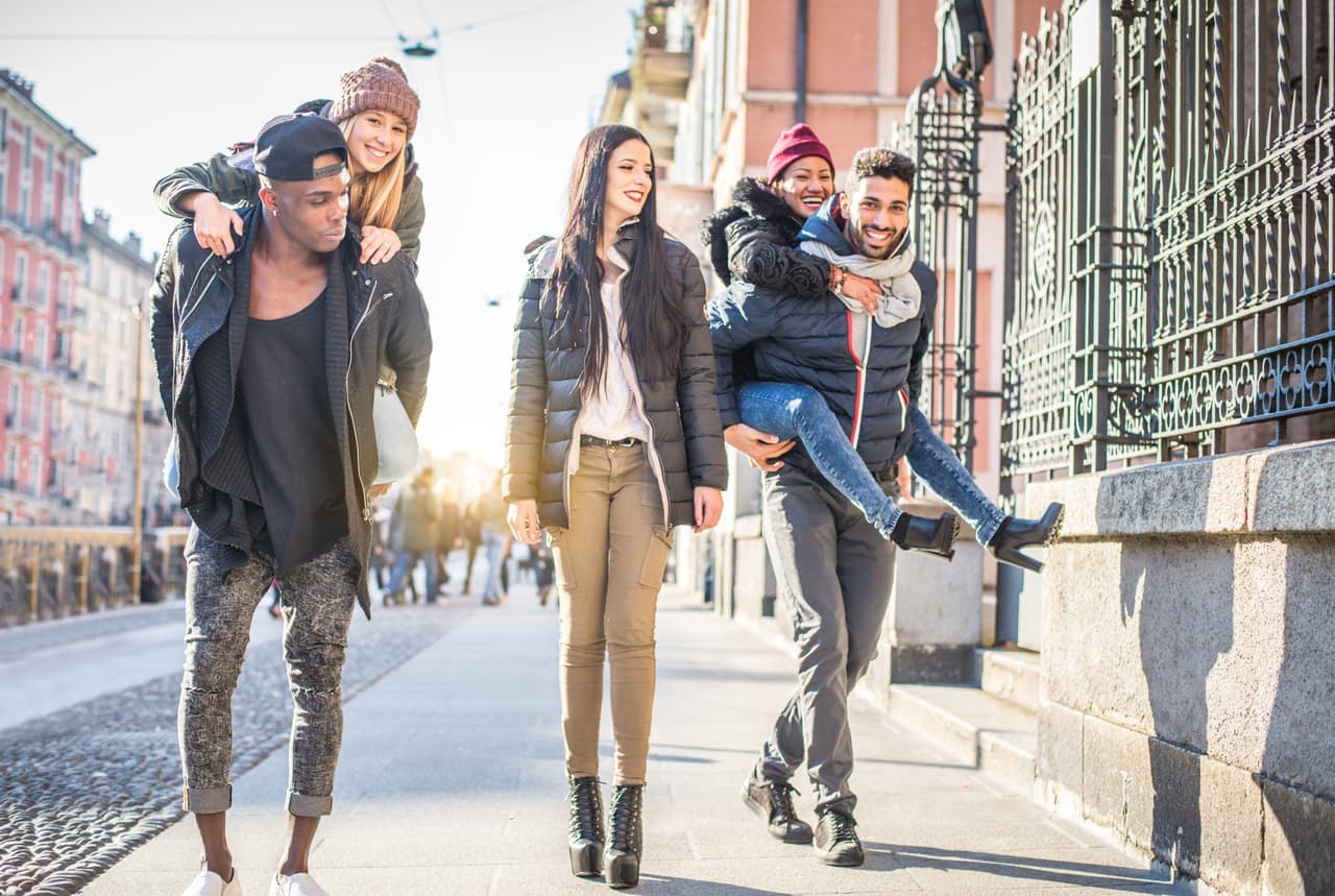 Tener muchos amigos es más útil de lo que jamás te imaginaste, de acuerdo con expertos