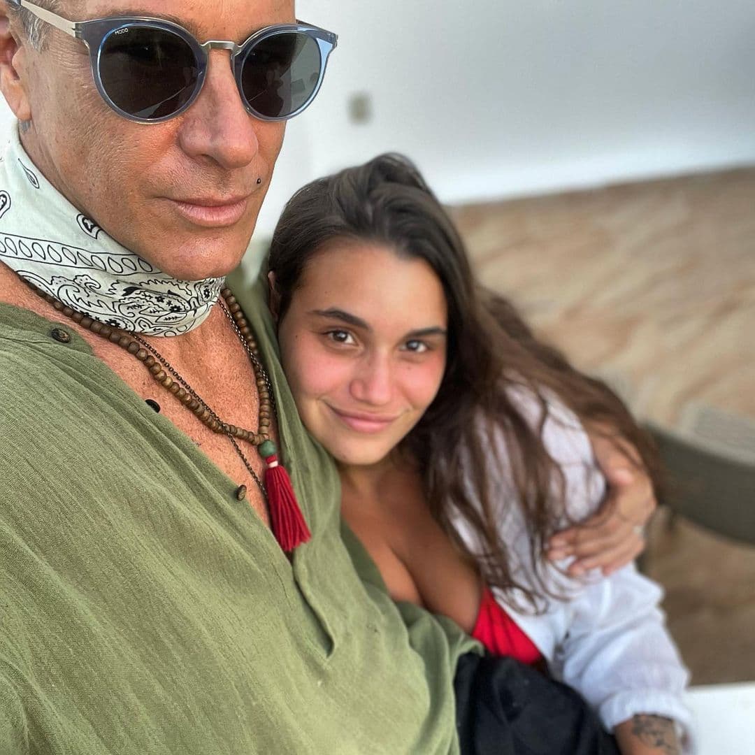 Carrillo 
<b>formó una nueva familia con la joven María Gabriela Rodríguez</b>, de 24 años, y se convirtió en padre por segunda vez el pasado mes de marzo.