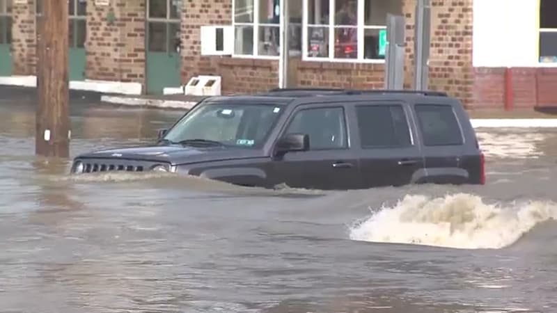 Y una gran área entre Croydon, Bristol y Florence recibió de veinte a veinticinco centímetros de lluvia en esas pocas horas. A esto se le llama inundación de 100 años.