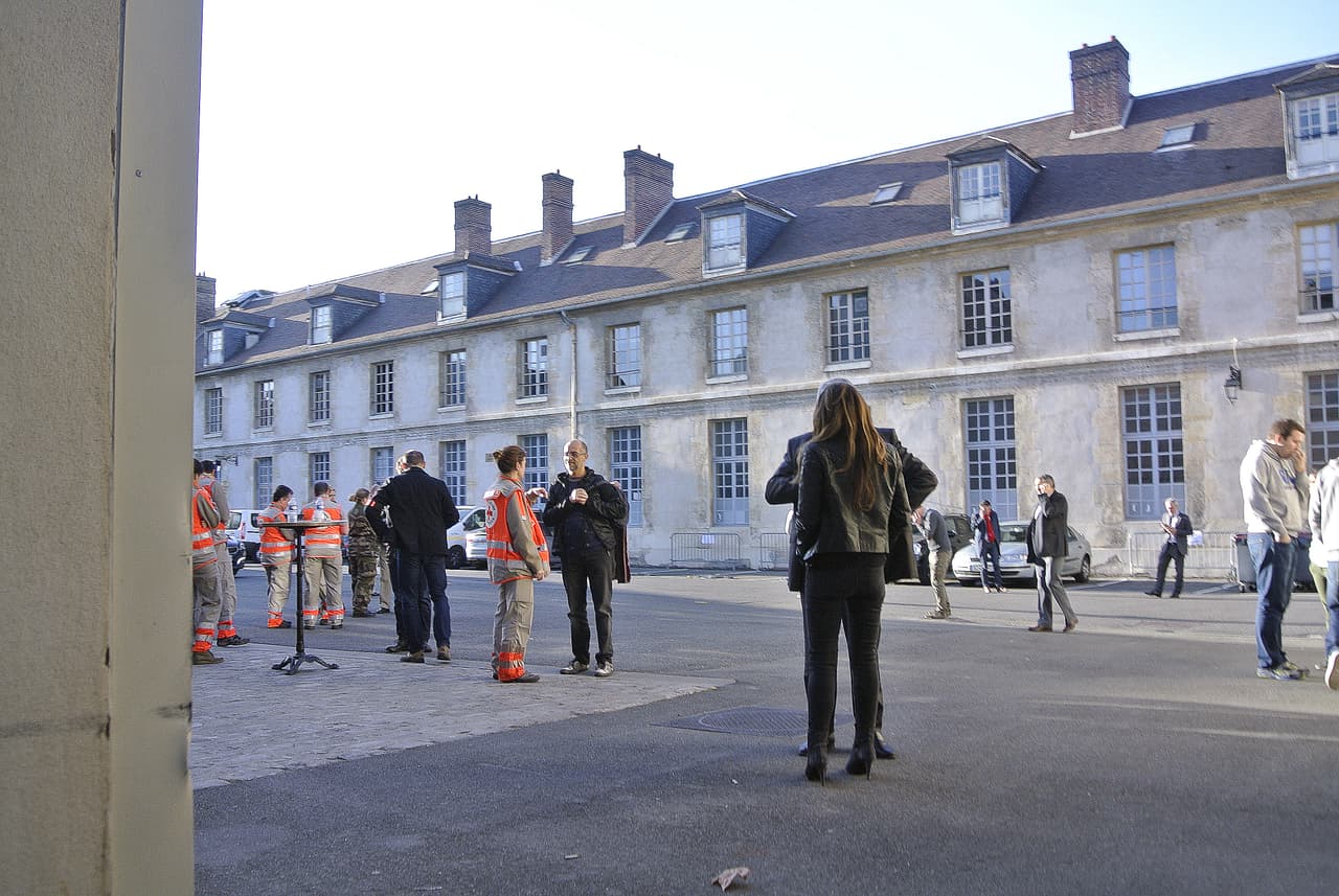 La Escuela Militar de París, convertida en Centro de Atención de Víctimas.