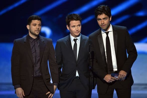 El elenco de 'Entourage' promocionó su peli y anunció a la ganadora de Actriz de Drama - Cine.