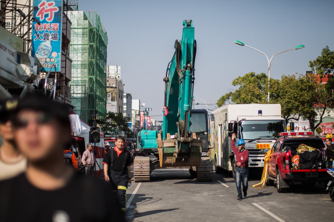<b>20. Kaohsiung.</b>
<br>
<br>Según el ‘Índice de Tráfico Tom Tom’, los residentes de 
<b>la segunda ciudad más grande de Taiwán</b> malgastan en promedio un 
<b>41% de tiempo extra </b>atrapados en el tráfico, lo que representa un empeoramiento del 5% en relación al resultado de 2015. Ese promedio sube al 47% en las horas pico de la mañana y al 70% en las horas pico de la noche. 
<br>
<br>Según Tom Tom los habitantes de Kaohsiung pierden en promedio 36 minutos extra al día y 140 horas extra al año a bordo de vehículos de transporte automotor.